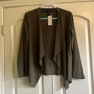 NWT - Ladies Sweater / Jacket size Medium